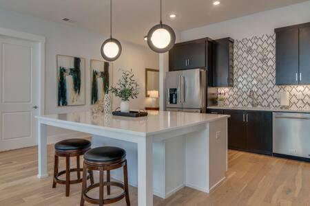 The Briar - Luxurious Condo Near Vanderbilt, Nashville Zewnętrze zdjęcie